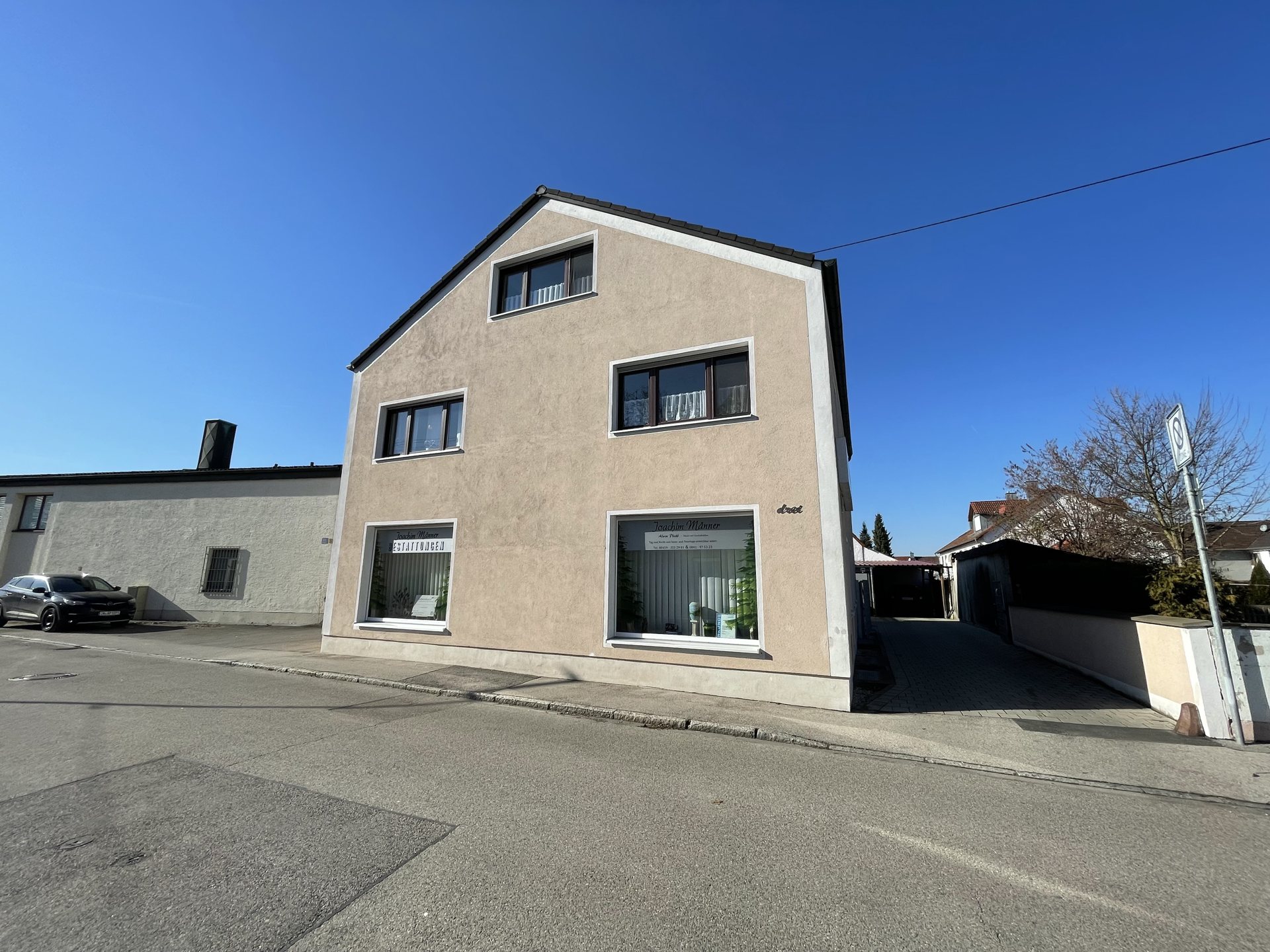 Haus von Bestattungen Joachim Männer in der Grundstraße 3 in Manching