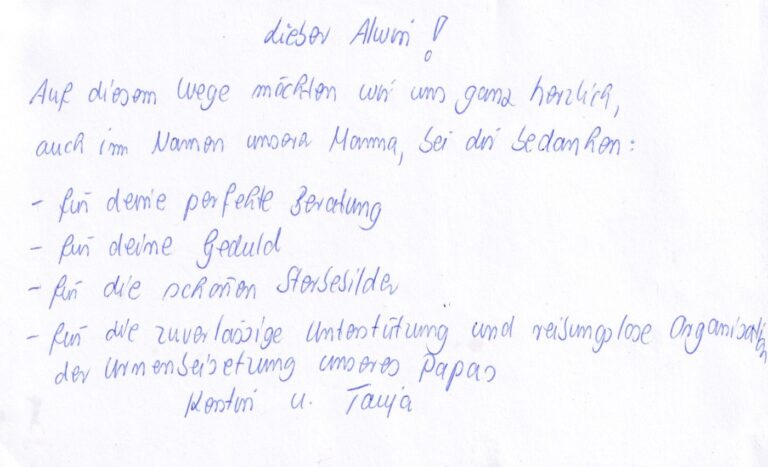 Handschriftliche Dankeskarte: Die Familie dankt für perfekte Beratung, Geduld, schöne Sterbebilder und die reibungslose Organisation der Urnenbeisetzung.
